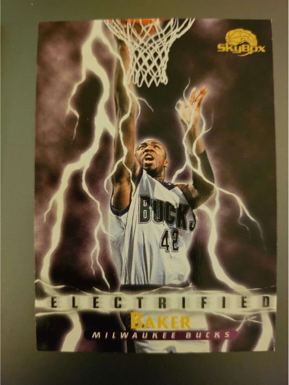 1995-96 Skybox Premium Electrified Vin Baker #289 NBA